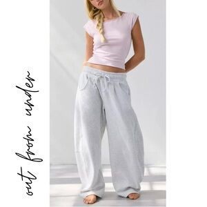 Women’s Light Gray Barrel Leg Sweatpants size Medium